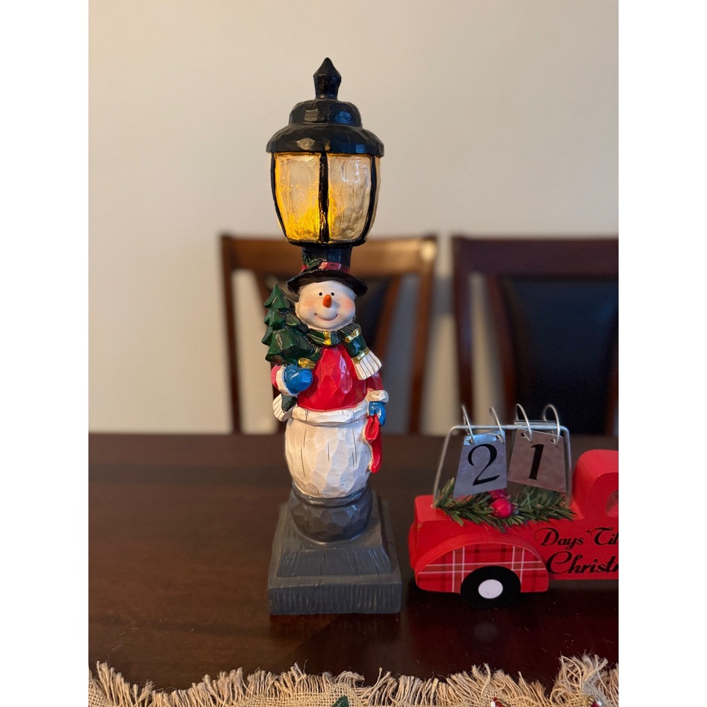 Christmas Snowman‎ streetlight Lamp Post Decor Light Up Festive Tabletop Accent
